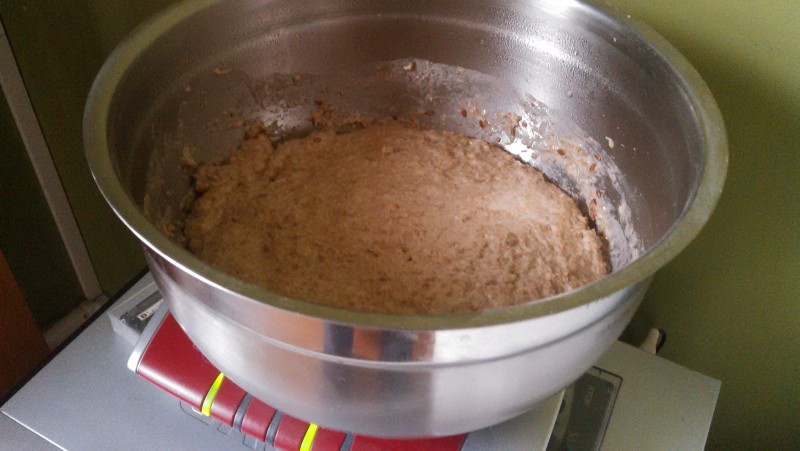 Mixing bowl uncovered on top of router